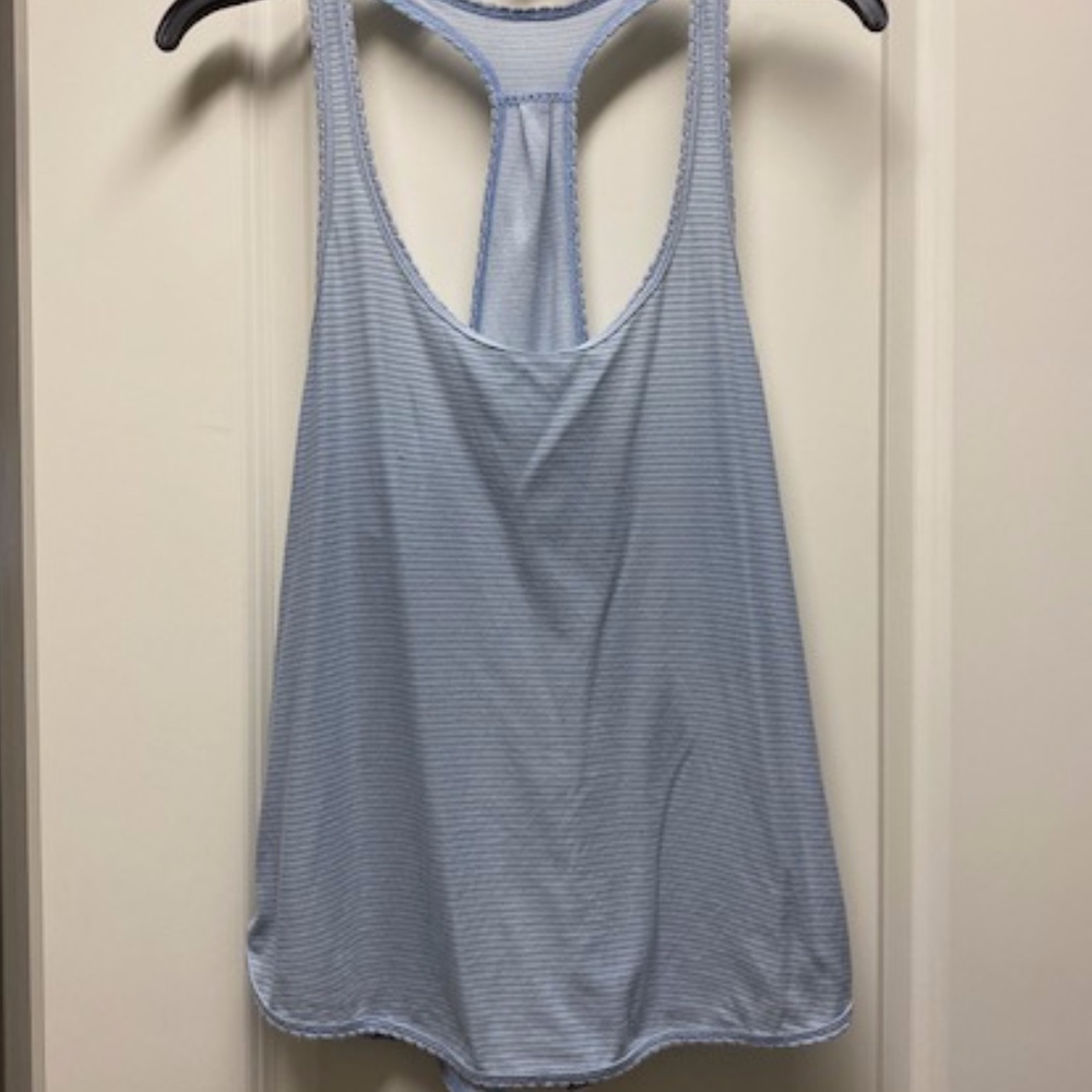 Lululemon scalloped edge tank